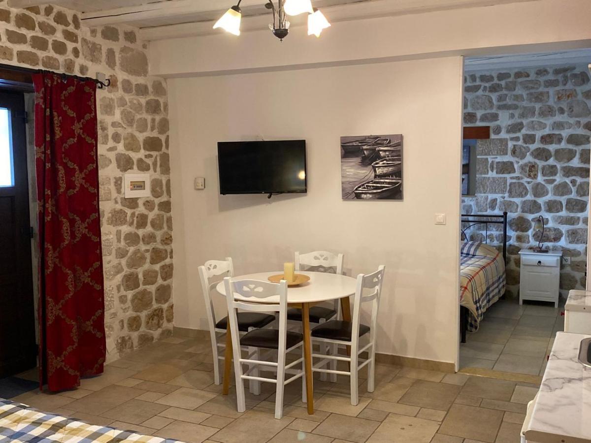 Myral Guesthouse Nafplio Ngoại thất bức ảnh